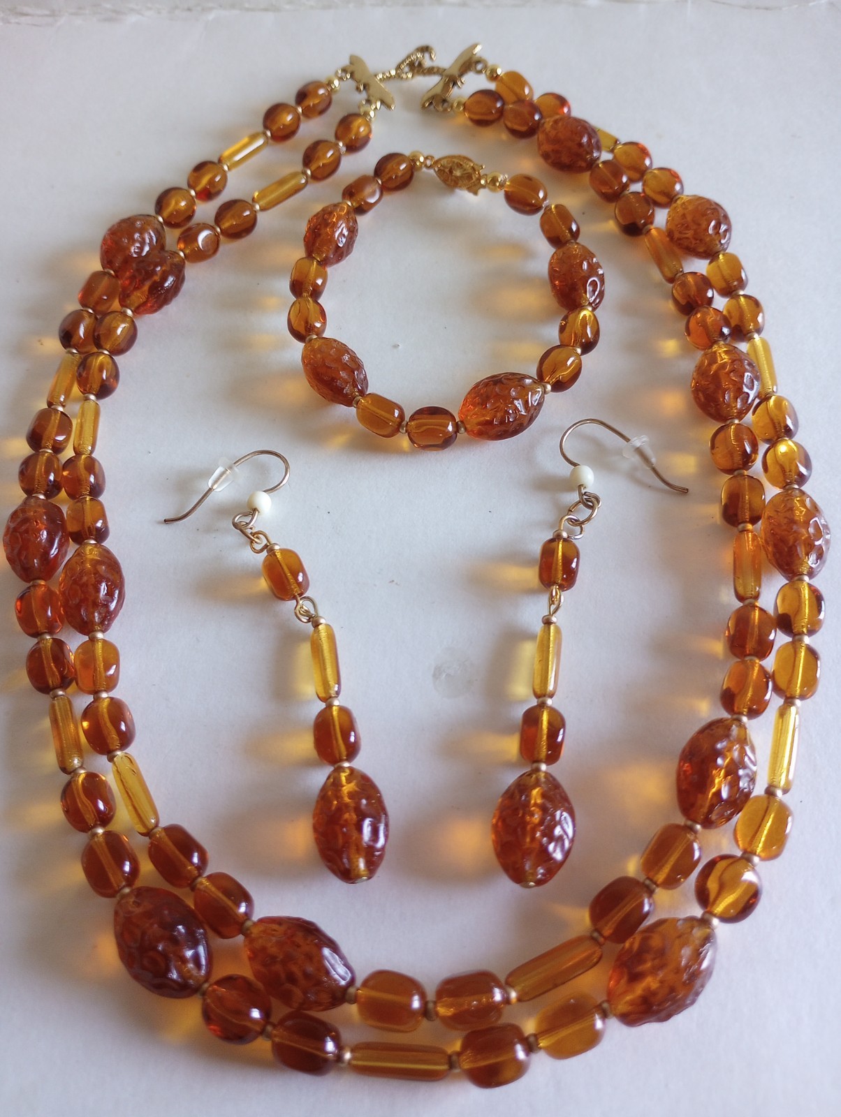 ESTATE HONEY AMBER GLASS PARURE SET NECKLACE 17-18″ BRACELET 7.5″EARRINGS 3.25″