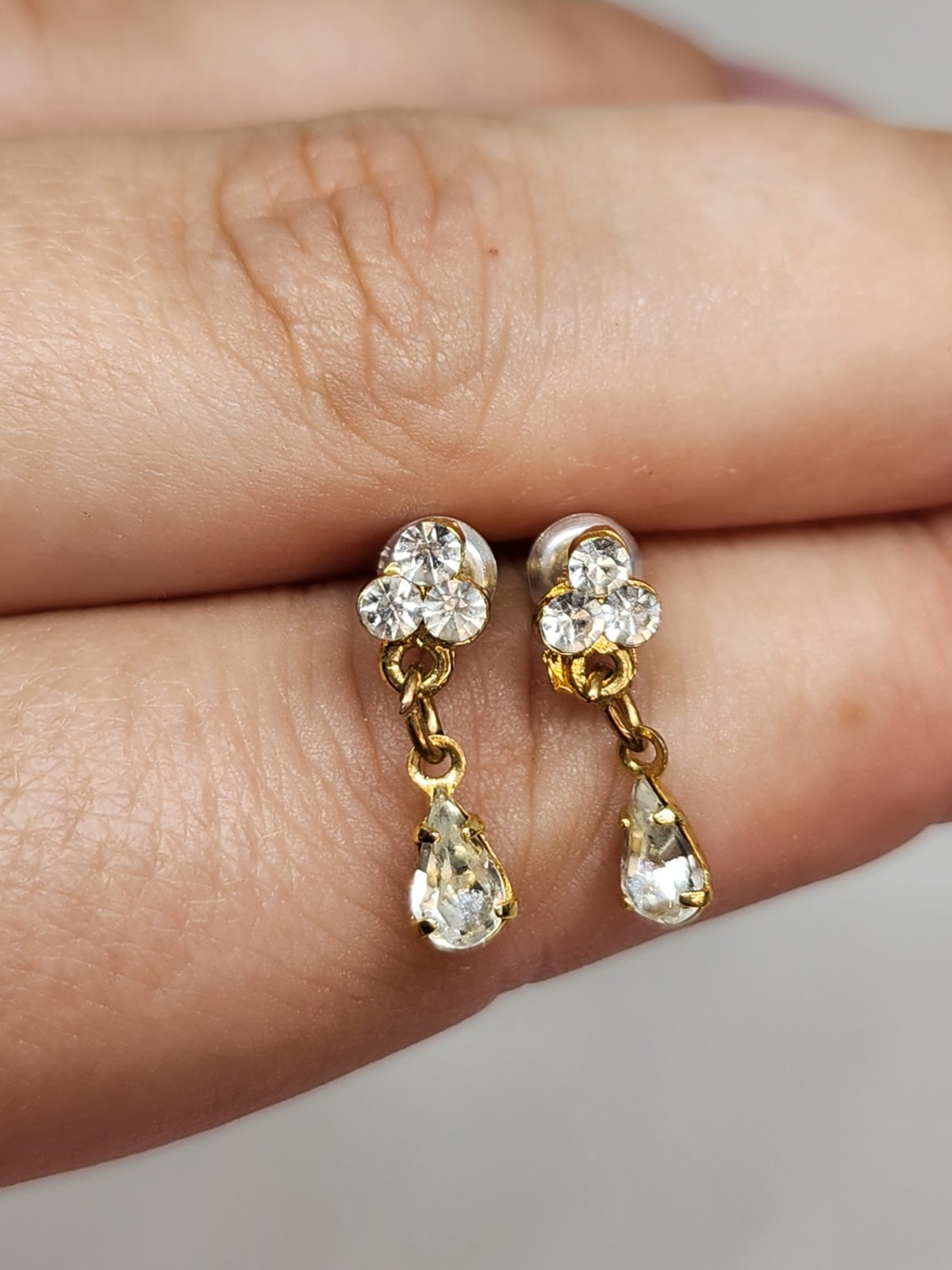 Estate Gold tone rhinestone dangle earrings