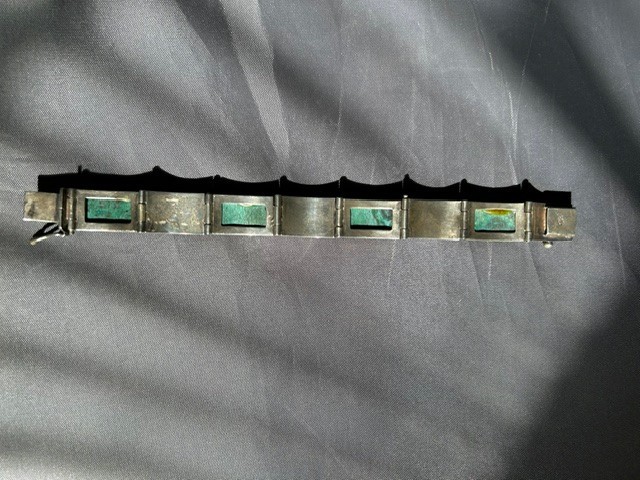 Vintage Bracelet; Sterling Silver, Mexican Jade, Gold, 7.0″, post 1940, Mexico
