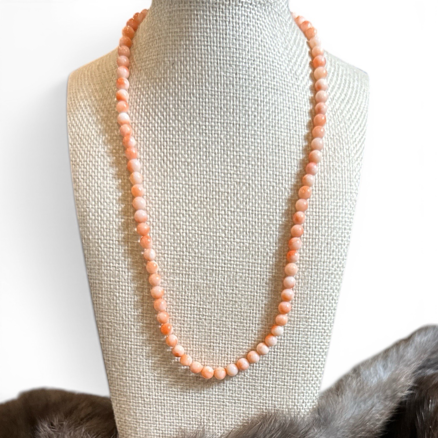 Vintage Angel Skin Salmon Coral Beaded Necklace 5mm 18gr 17”￼