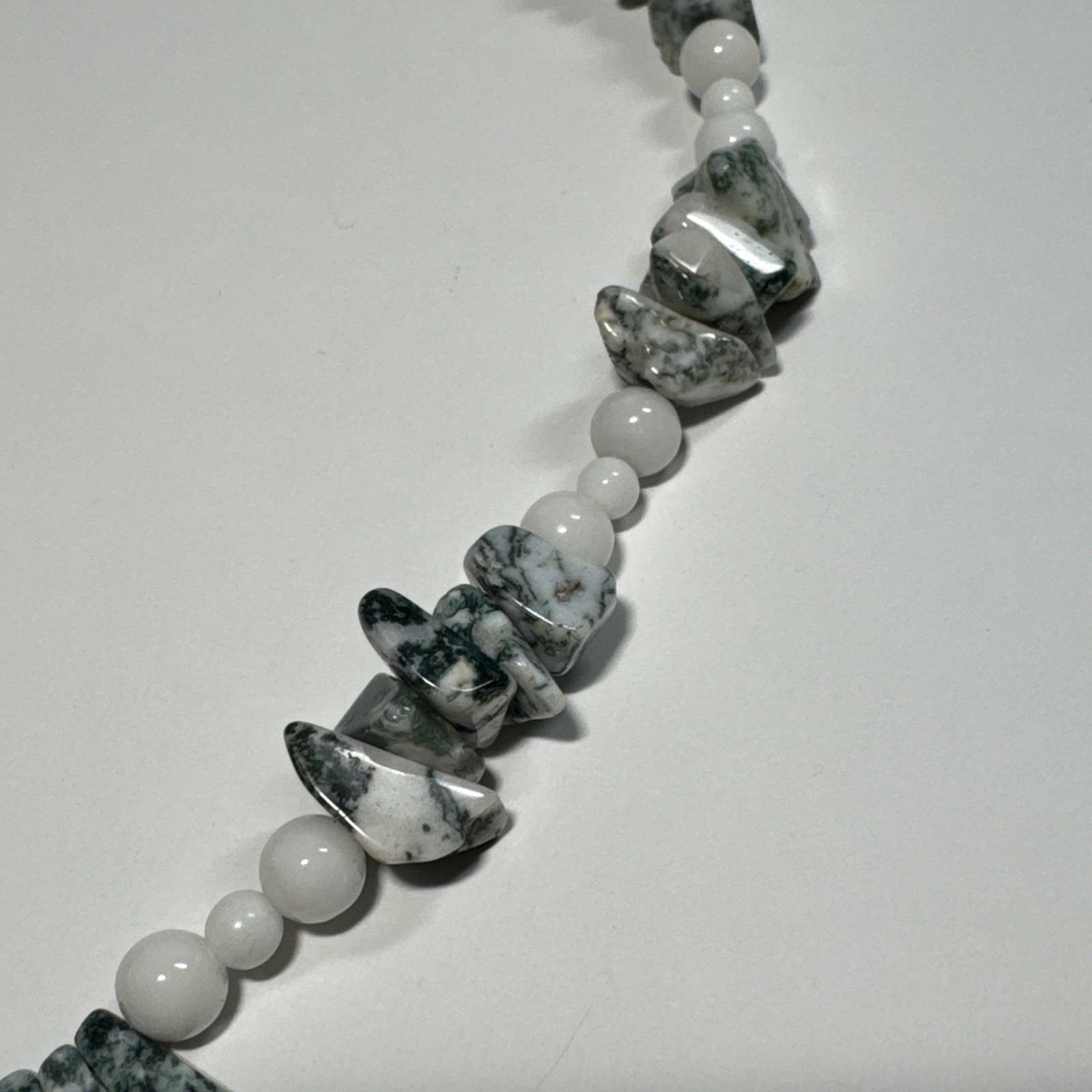 Moss Agate & White Bead Necklace Sterling Silver Clasp W/ Tag 17” Very Pretty
