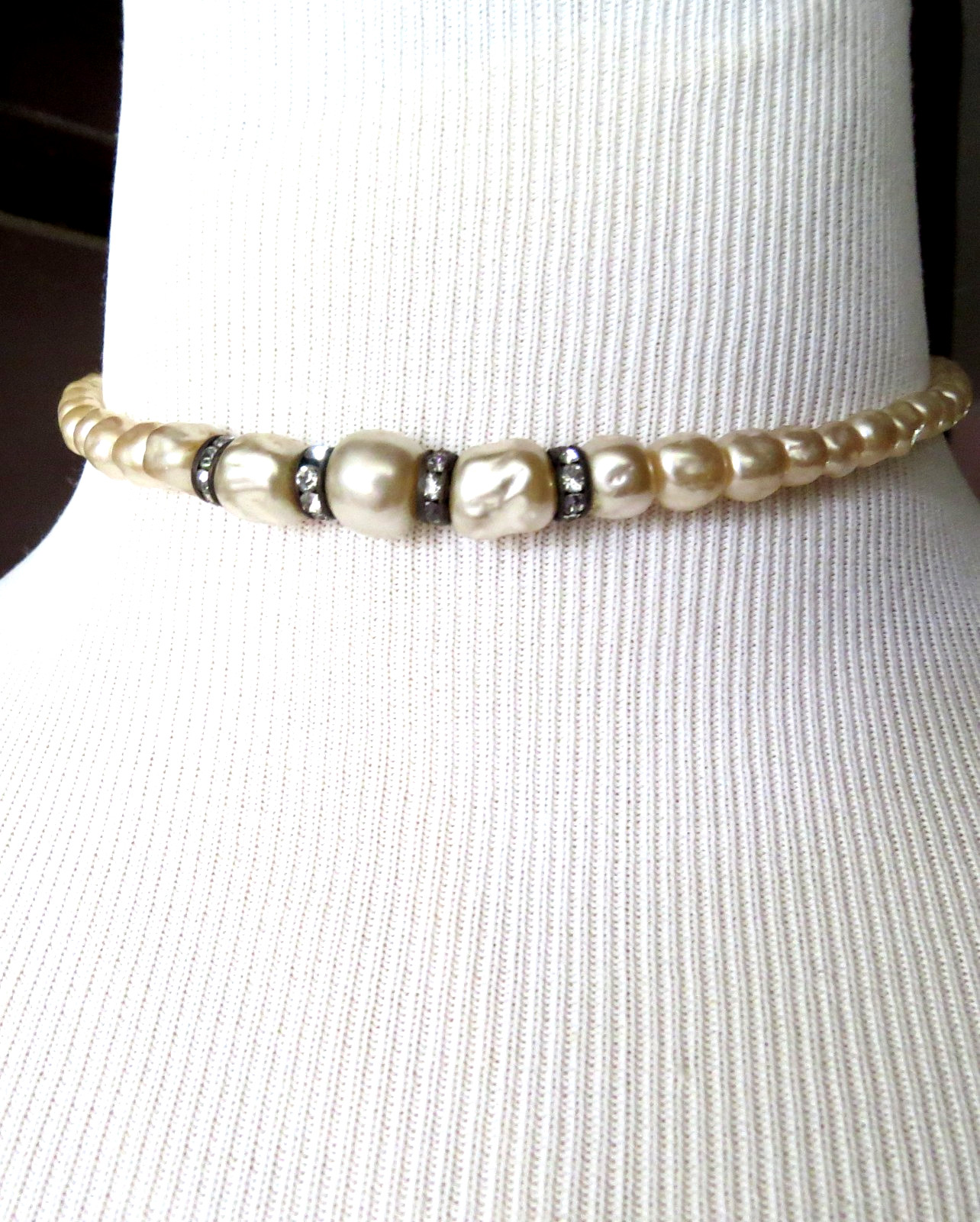 Vintage Japan Signed Faux Pearl Necklace Fish Hook Clasp Choker 15″ w rhinestone