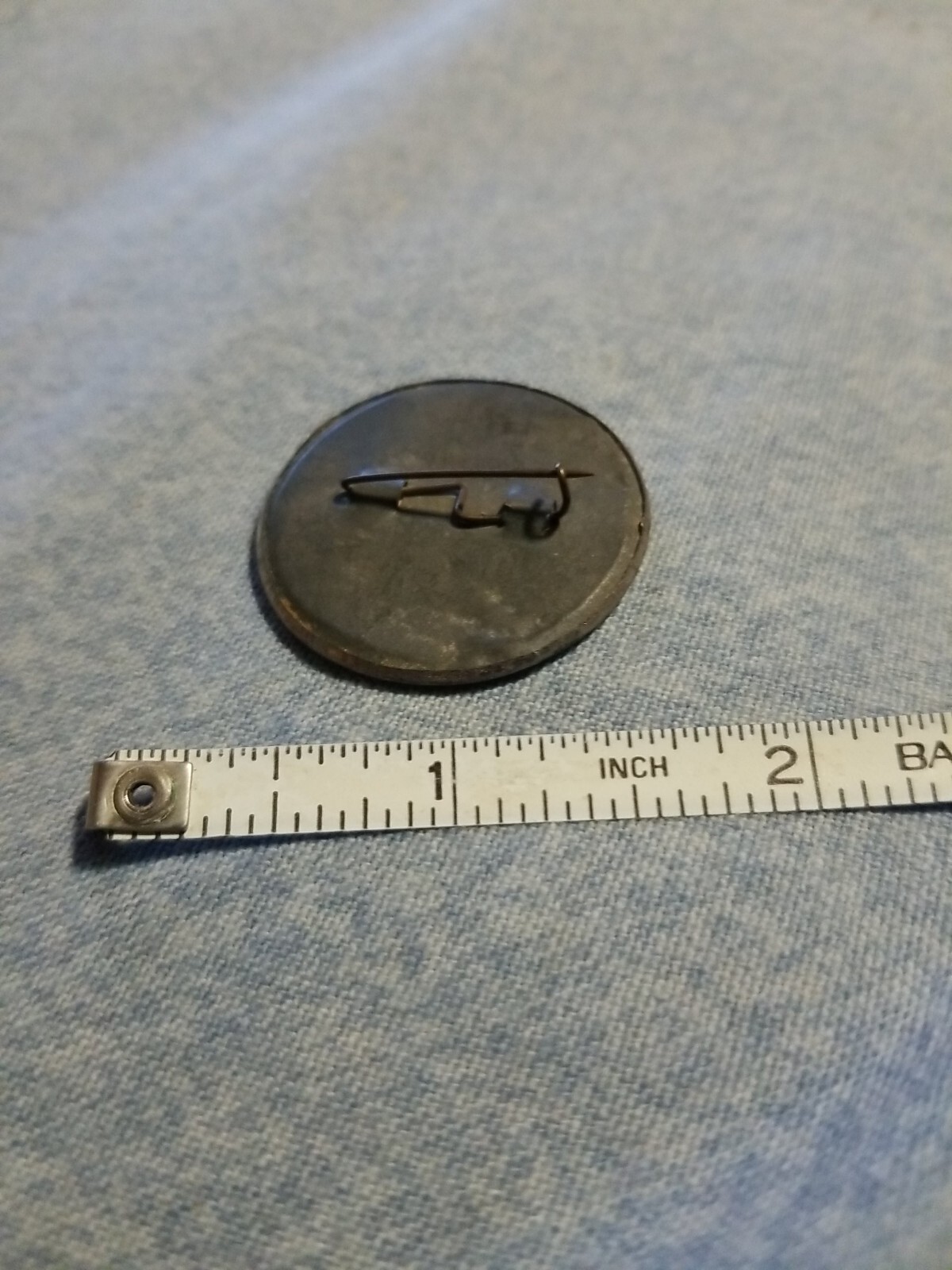 Late Victorian Era Forget Me Not Remember Me Scroll Letter Metal Pewter Pinback