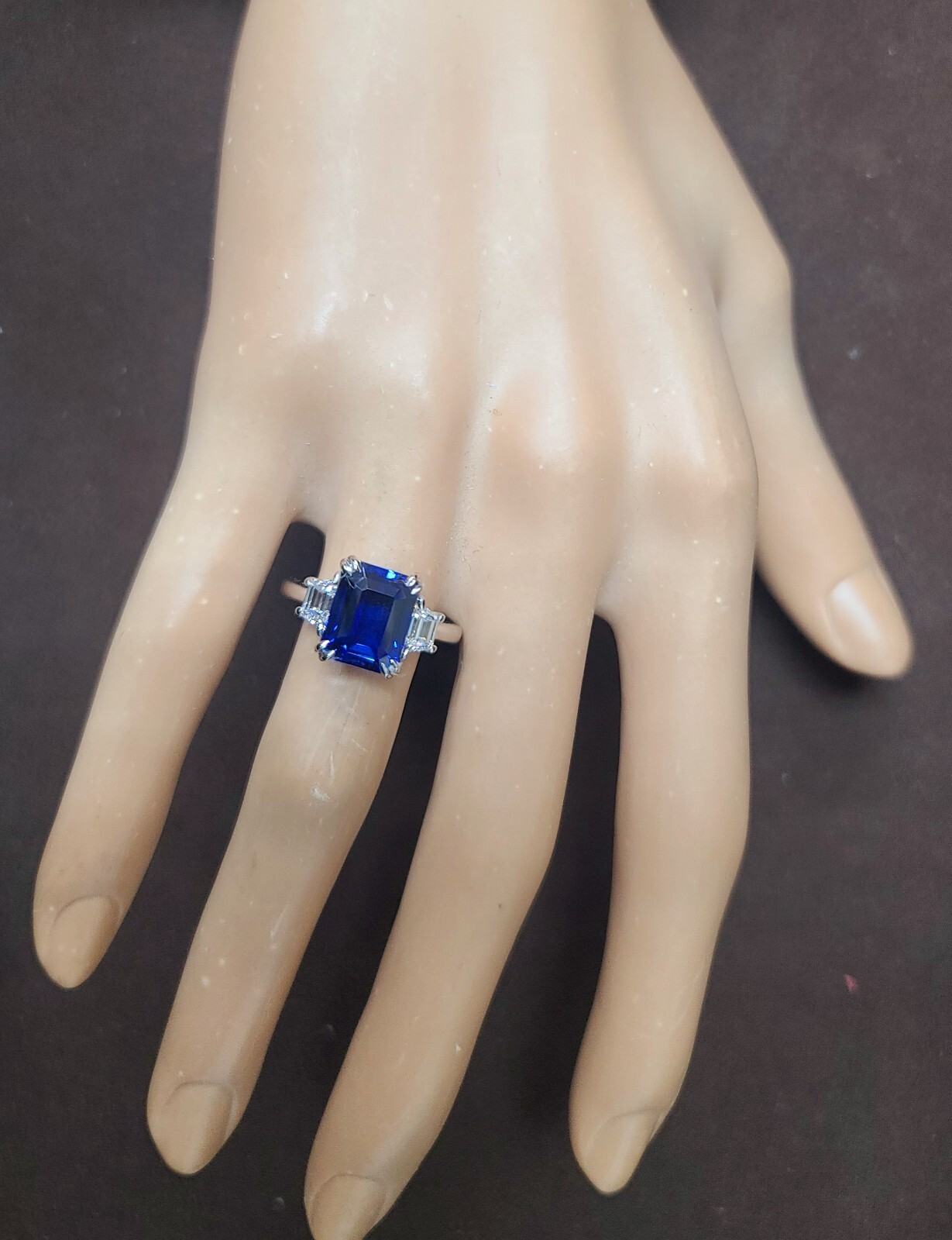 Vintage 14k White Gold Engagement Ring 5.52CT. Blue Sapphire Emerald Shape