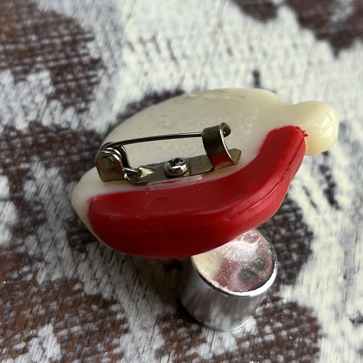 VINTAGE 70s 80s Lehman Fun World Santa CLAUS Smiling Face Brooch Christmas Pin