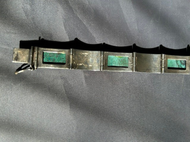 Vintage Bracelet; Sterling Silver, Mexican Jade, Gold, 7.0″, post 1940, Mexico