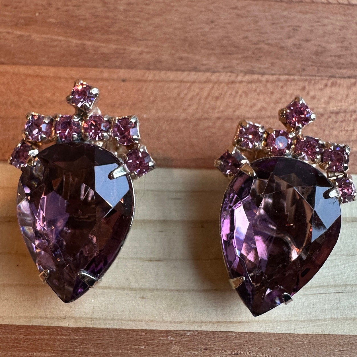 Vintage 1950s Clip Earrings 1 Inch Purple Pink Glass Rhinestones Gold Plated