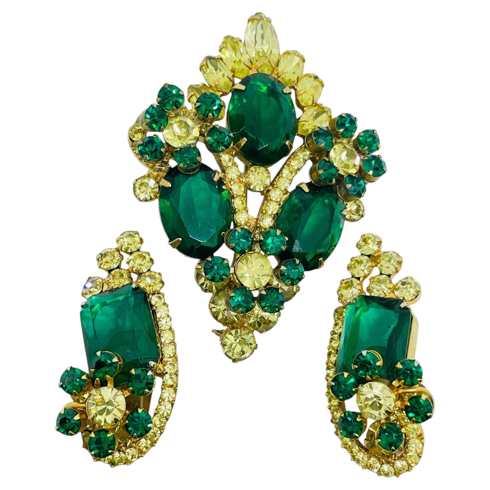 Vintage gold tone emerald green rhinestones flowers designer brooch earrings set