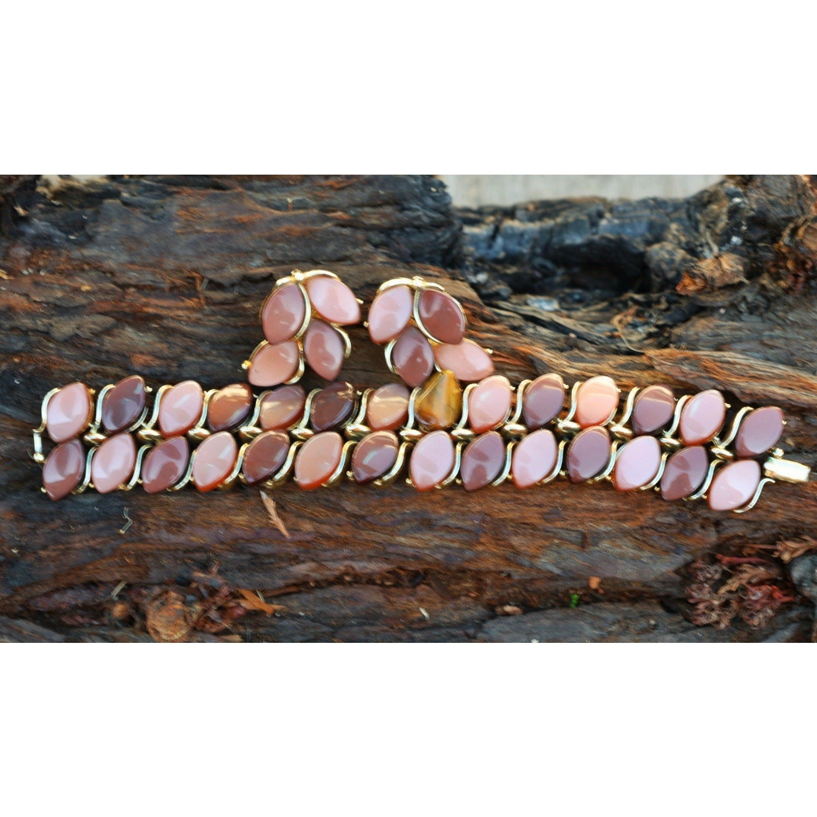 Lisner Thermoset Bracelet Earrings Set Brown Caramel Gold Tone Vintage 1950s