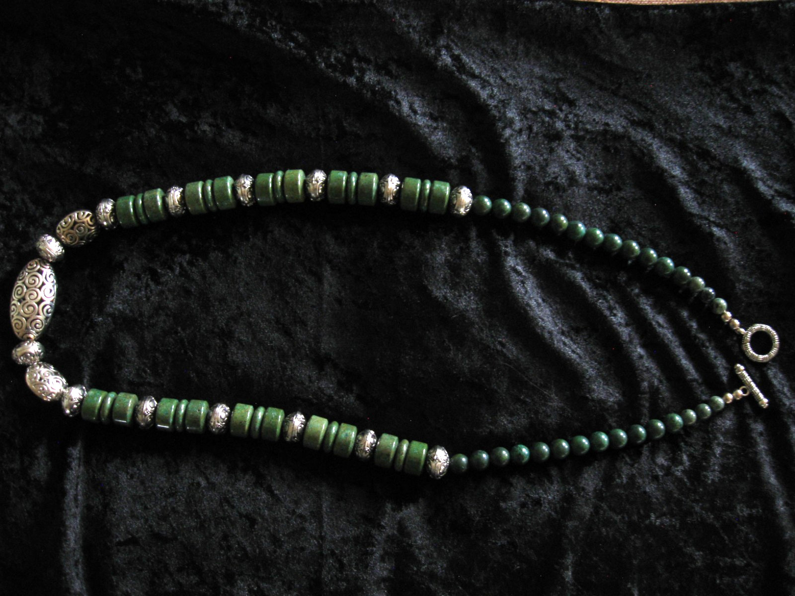 Vintage Polished Gaspetite Beads & Fancy Silver Clasp & Beads 32″ Long Necklace