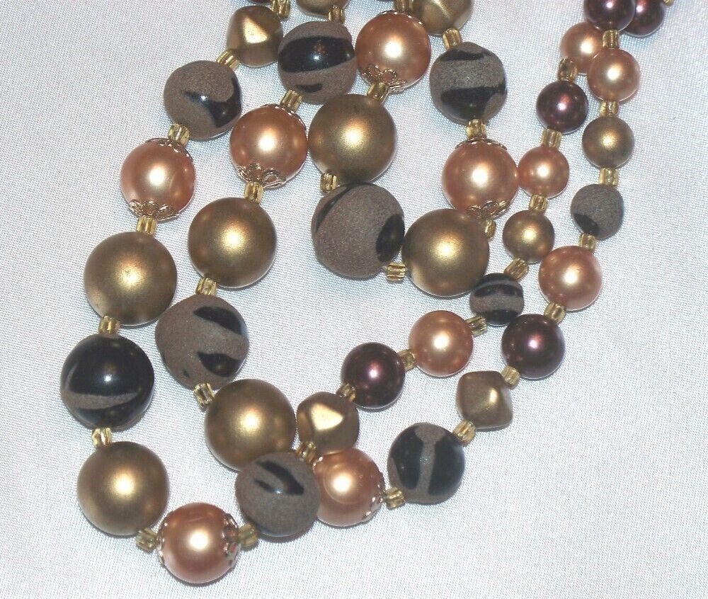 VINTAGE ESTATE JEWELRY 3 STRAND PEACH, GOLD, BROWN BEADED NECKLACE D559