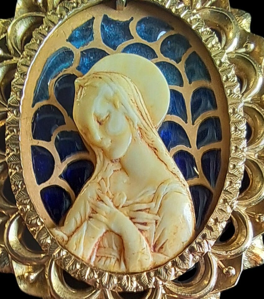 Fine Antique Art Nouveau 18K Gold Plique a Jour Virgin Mary Pendant Ca 1900