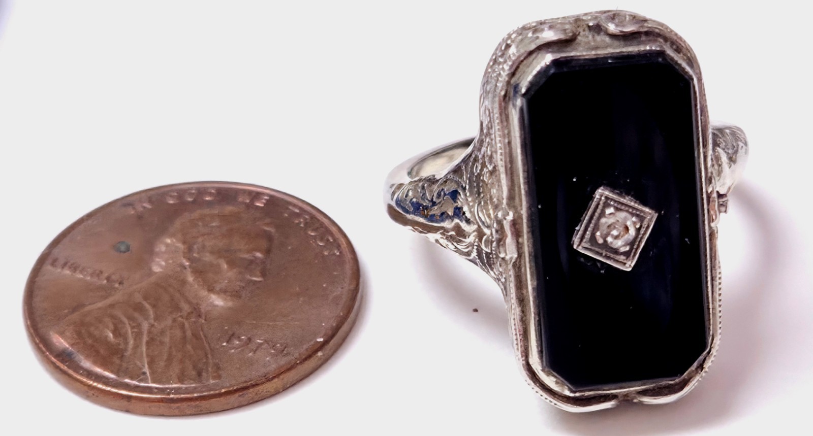 Antique 14K White Gold Black Onyx & Diamond Art Deco Filigree Ring Sz 6.5
