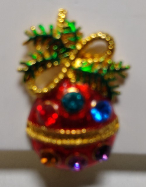 Vtg Christmas Earrings ornaments Gold Green Red Enamel Clip On colorful glass