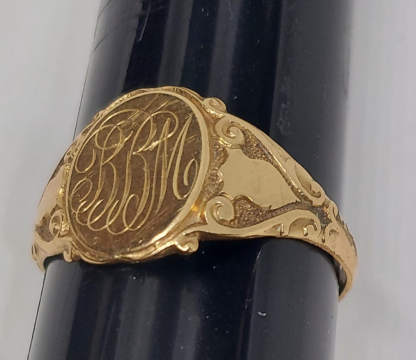 vintage ladies Victorian 14K yellow Gold Signet Ring antique size 9