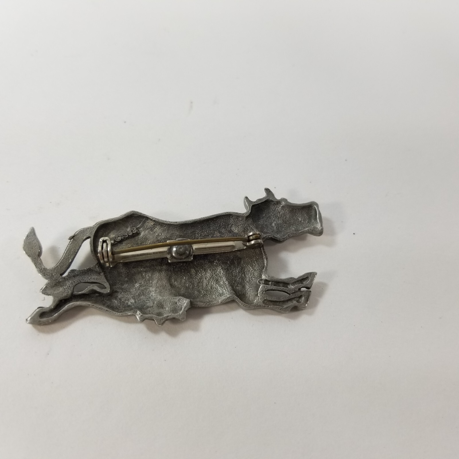 Vintage 1988 JJ The cow jumped over the moon brooch pin silver tone 2.25″
