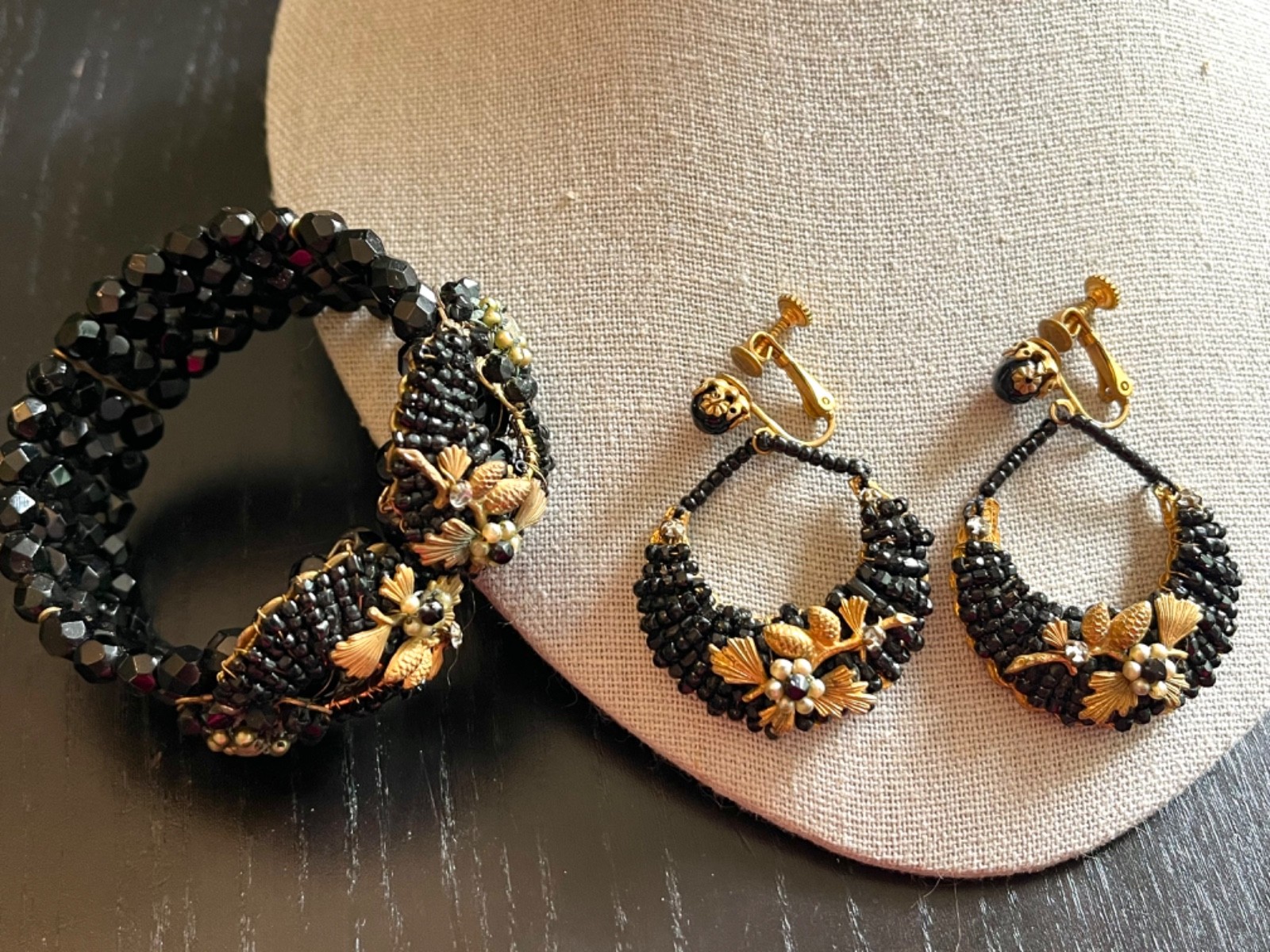Beautiful Vintage Miriam Haskell Black Glass Bracelet Earrings Gold Pinecone
