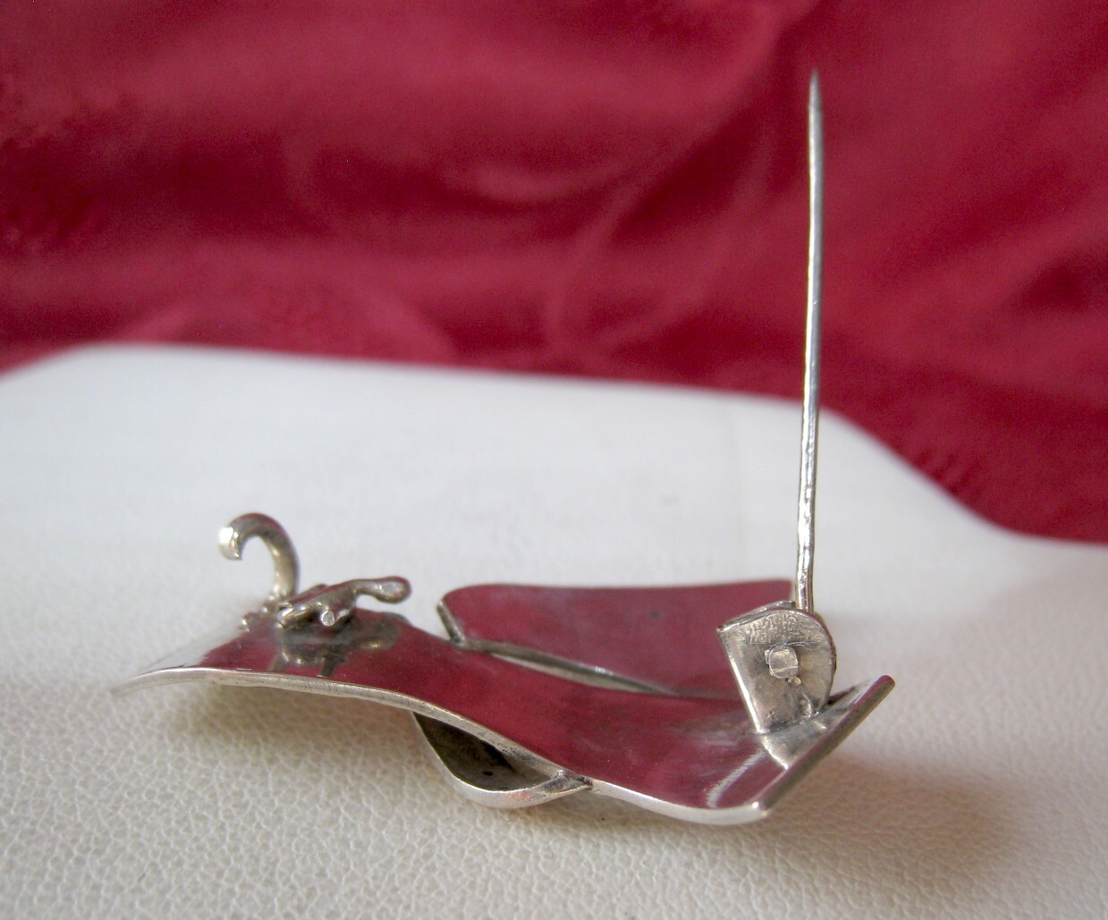 RARE VINTAGE 900 SILVER GUATEMALA MULTI COLOR RIBBON BOW BROOCH PIN 4.8 GR