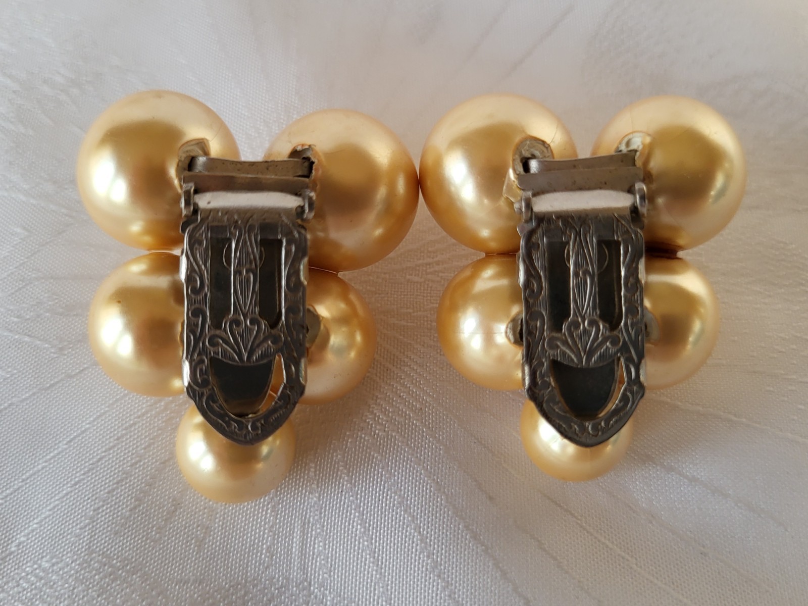 Pair of Vintage Beige Antique Cream Faux Pearl Cluster Grape Fur Dress Clips 2
