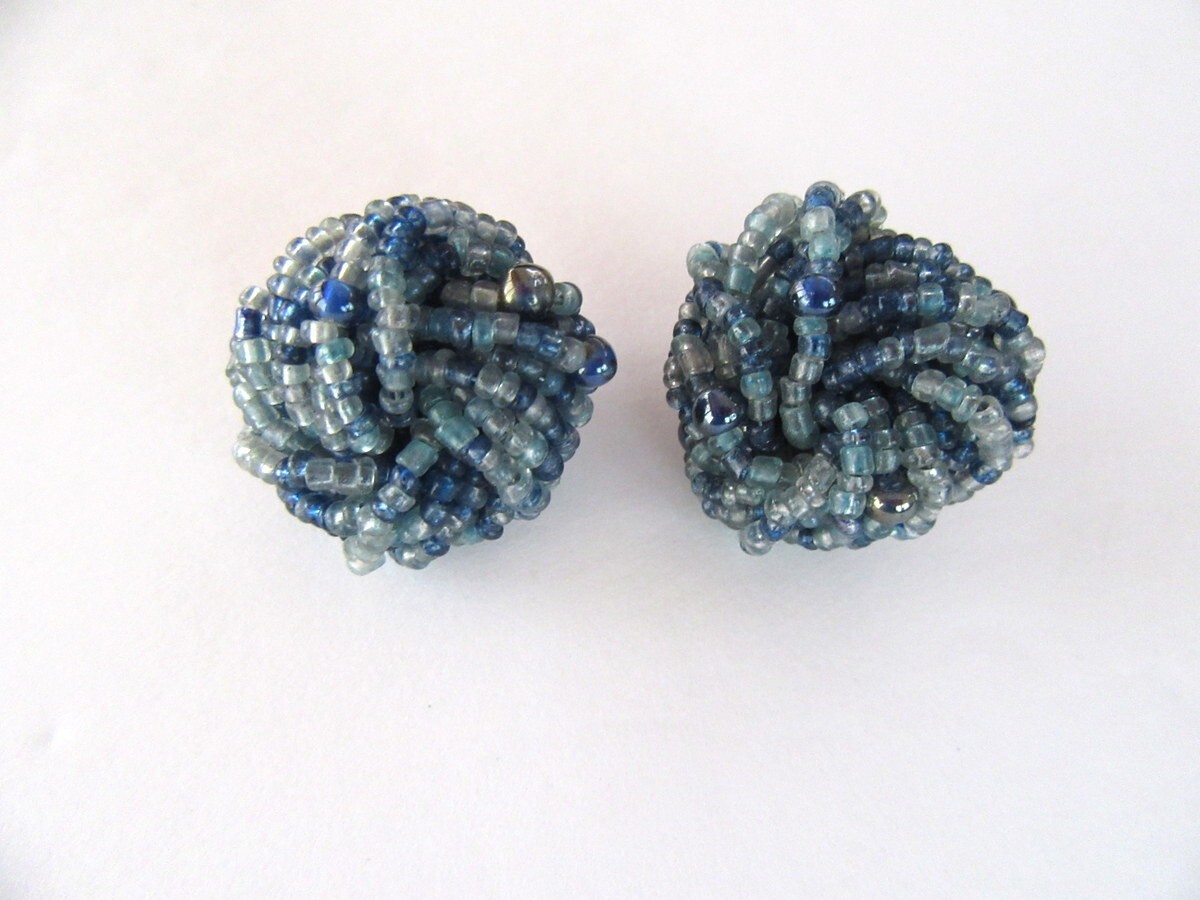 Vintage blue & gray torsade beaded necklace & clip on earrings MCM – Mid Century