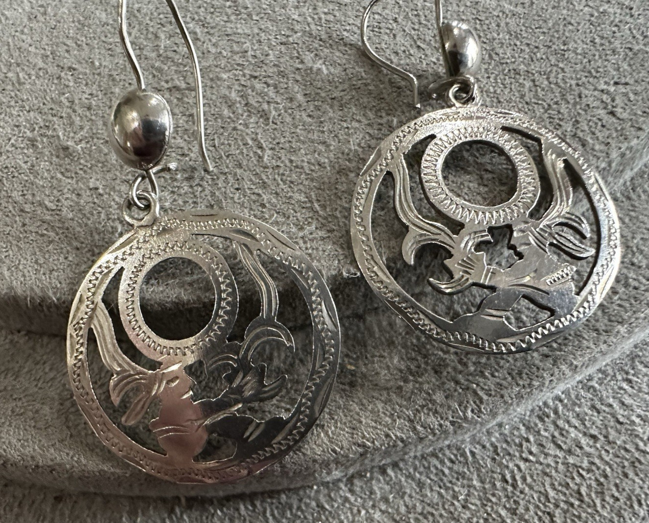 Vintage 900 Silver Guatemala Tribal Warrior Ornate Etched Dangle Earrings