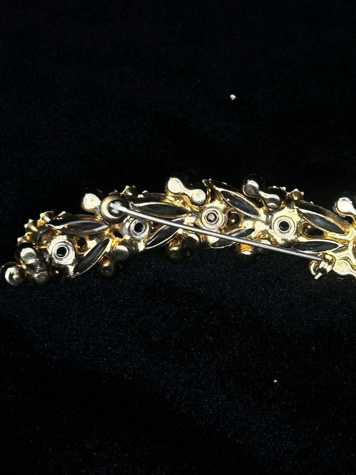 DeLizza And Elster D&E Juliana Pearl & Aurora Borealis Rhinestone Leaf Brooch