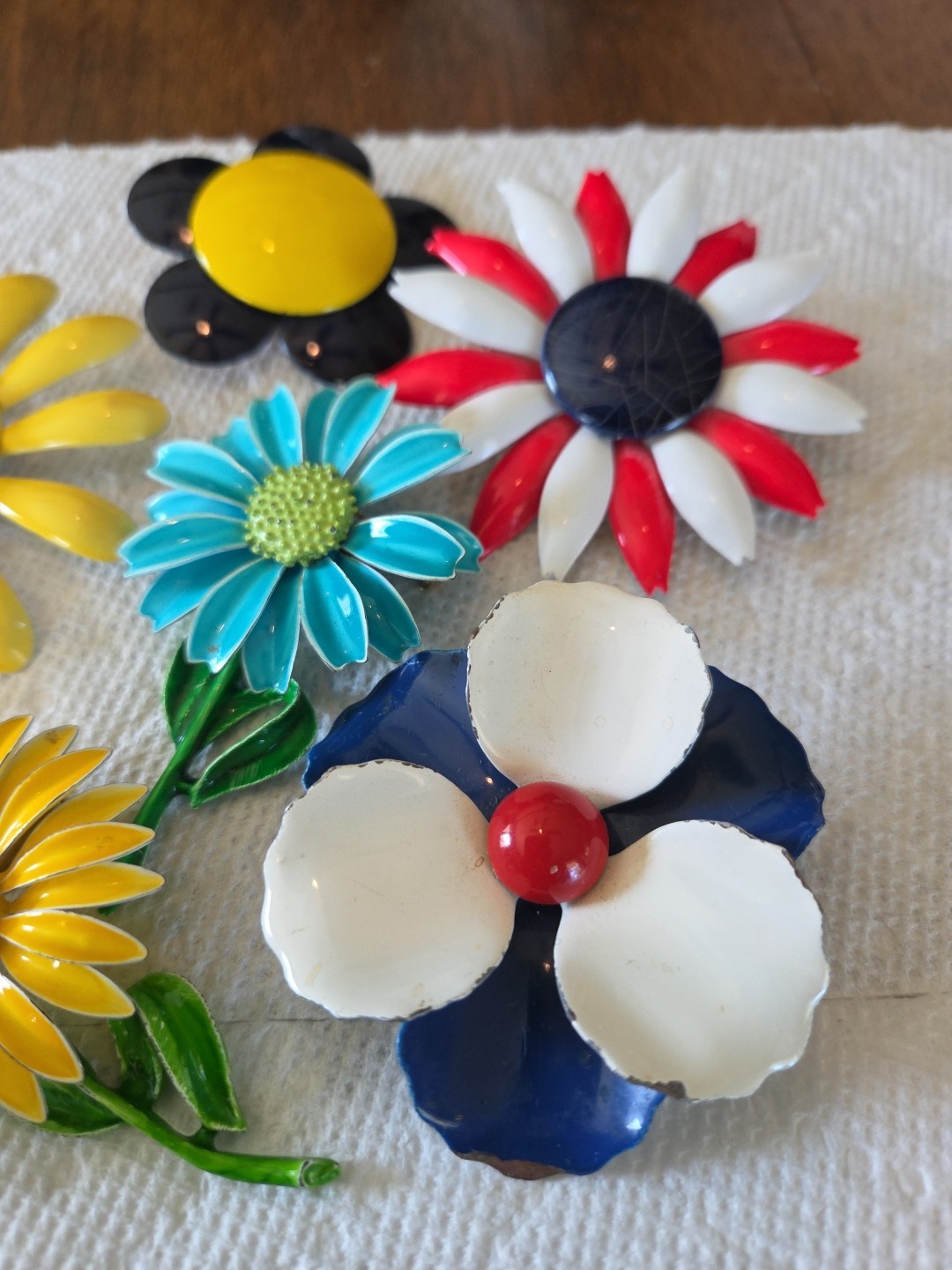 7 60’s Enamaled Flower Pins, Great To Brighten Up Any Outfit