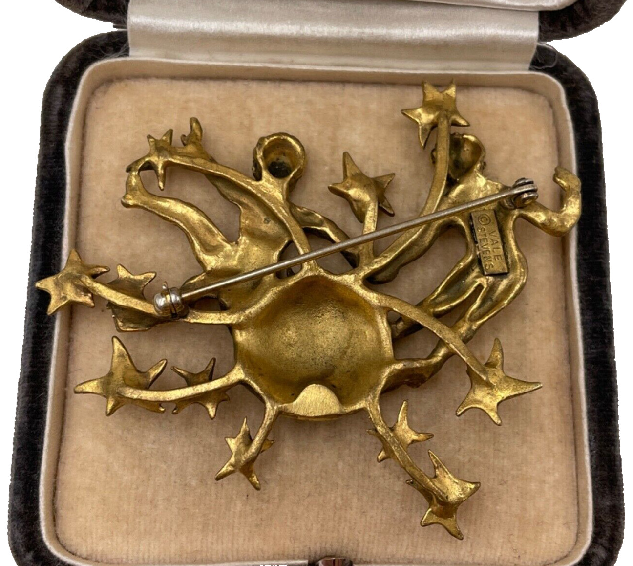 VALE STEVENS SIGNED ZODIAC SIGNS TWINS GEMINI MAY-JUN 21 GORG GOLD TN LRG BROOCH