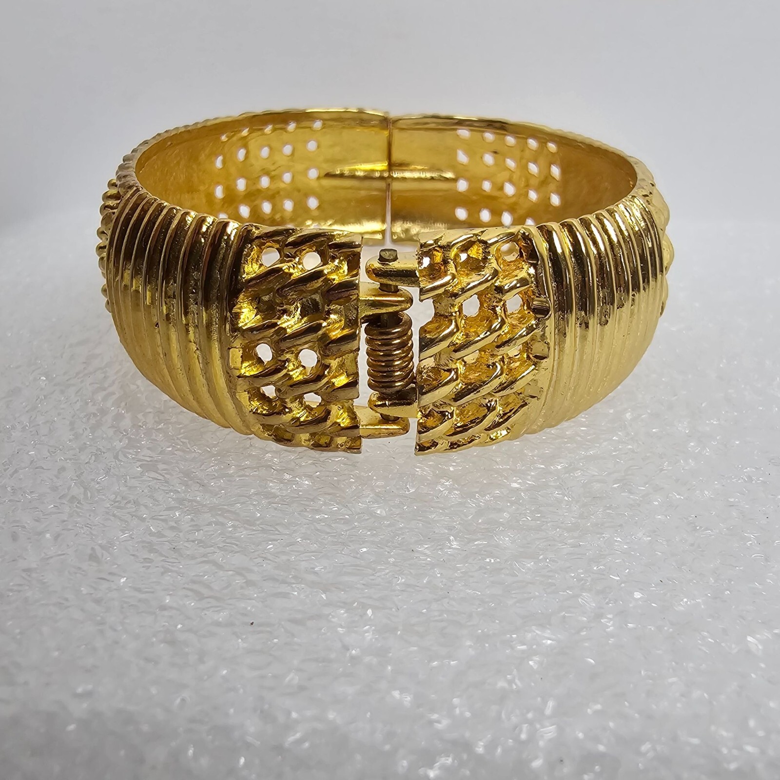 Vintage Gold Tone Hinged Clamper Bracelet Stripe Open Work Chunky Statement