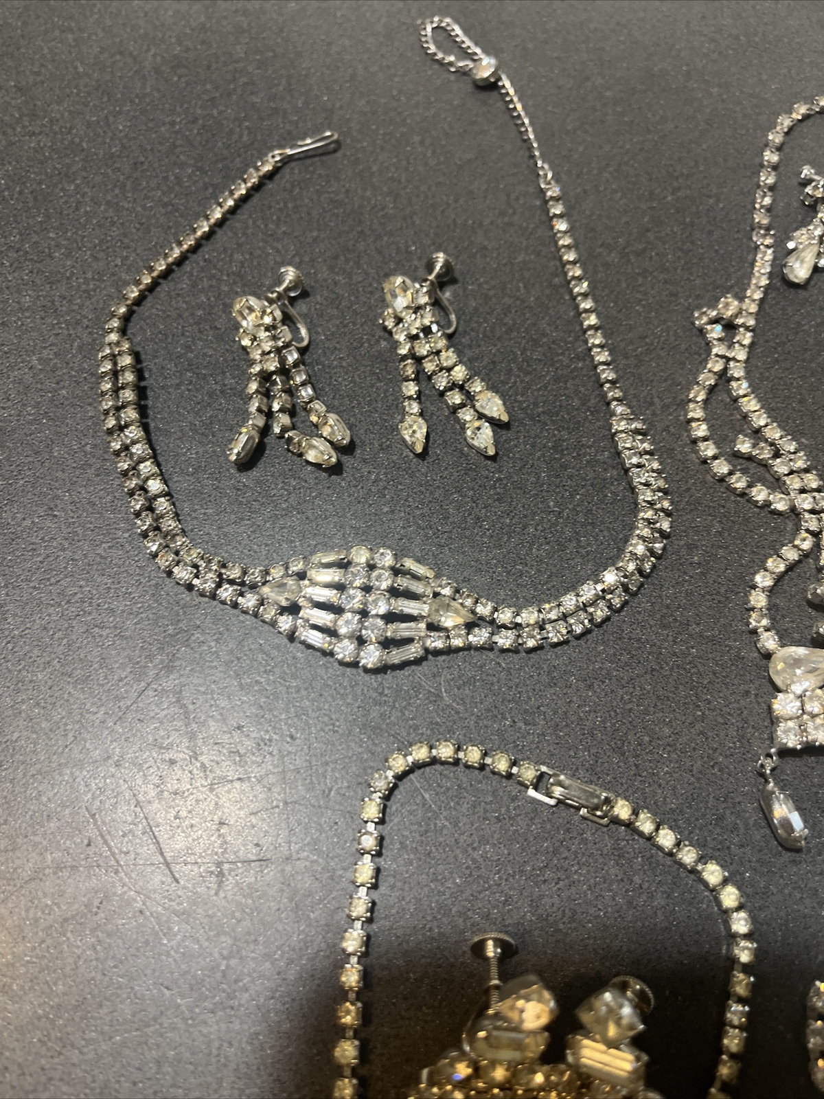VINTAGE ESTATE LOT 4 CLEAR RHINESTONE NECKLACES 3 PAIR SCREWBACK DANGLE EARRINGS