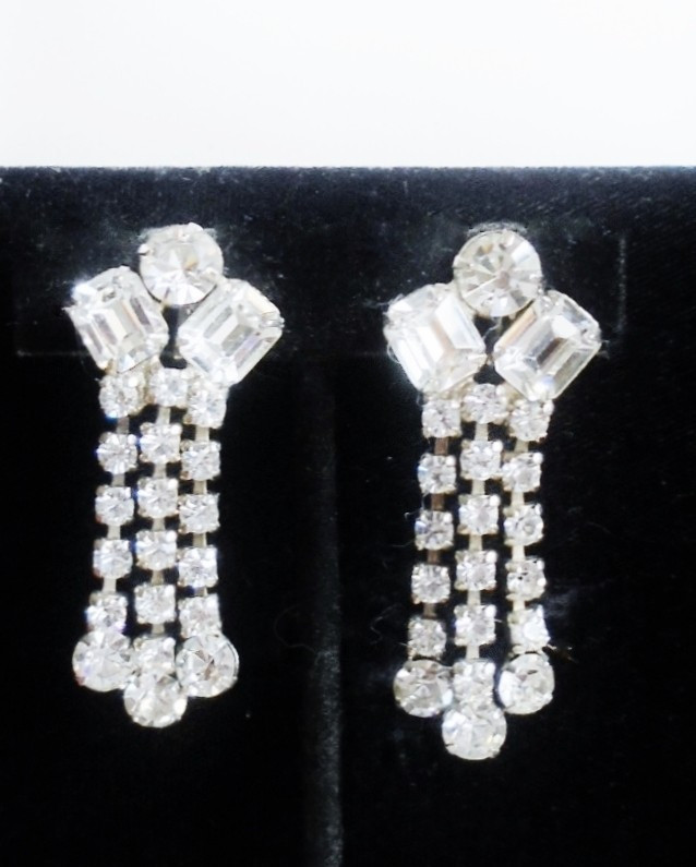 Vintage Clear Round and Emerald Cut Rhinestone Fringe Earrings EUC