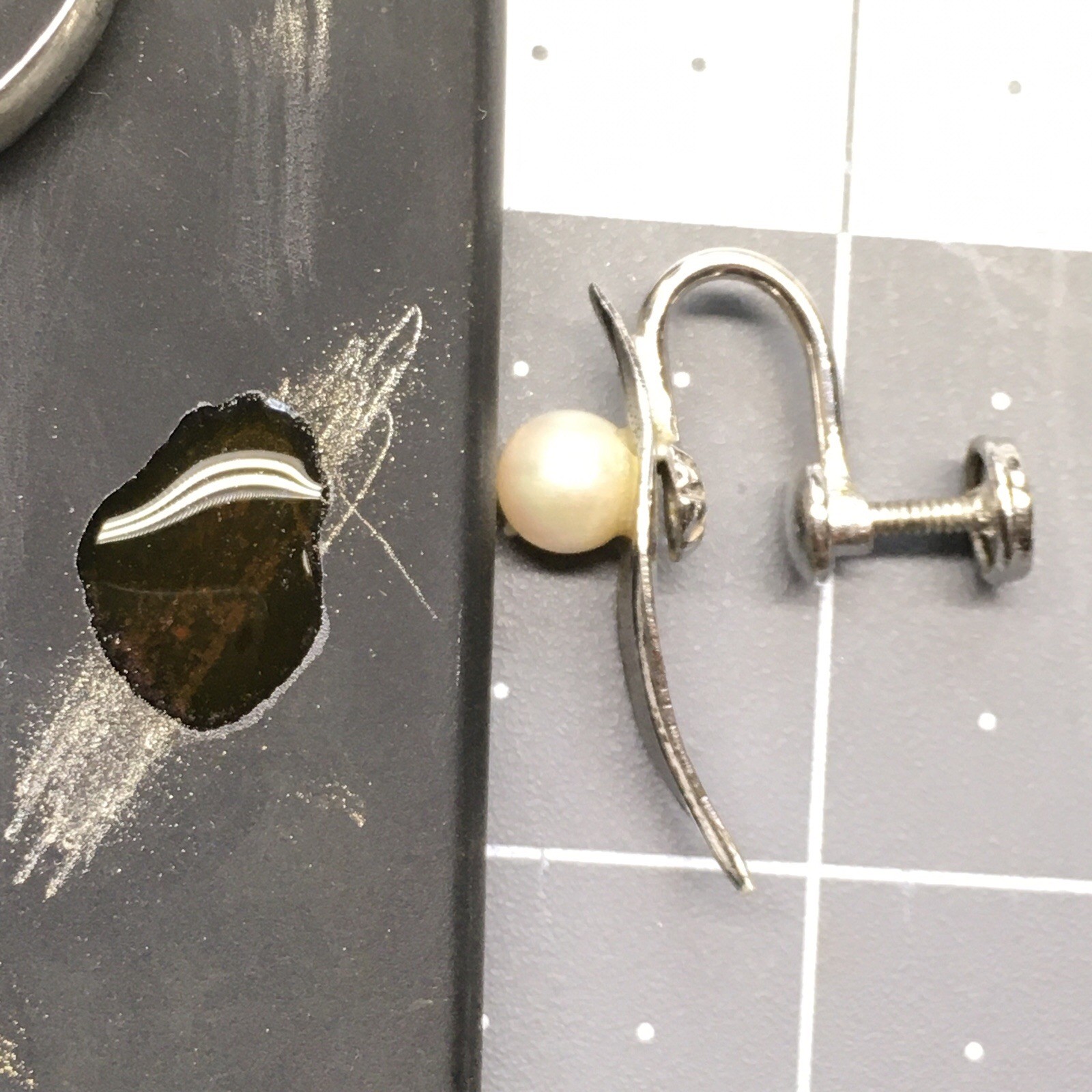 Vintage Sterling Silver Leaf Pearl Screw Back Earrings Marked Sterling 3g #90