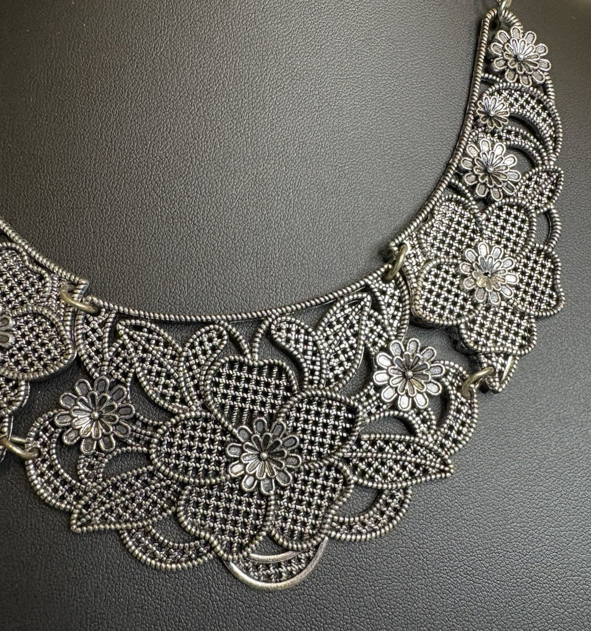 Silver Tone 10″ Vintage Adjustable Necklace & Clip On Earrings Glam Goth