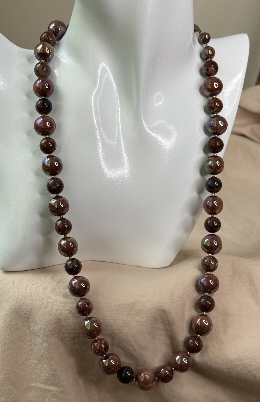 Vintage Graduated Marbled Bead Necklace Brown Red Iridescent 24” USA Pat