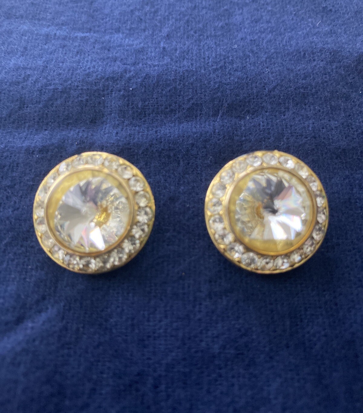 Vintage Jewelry Lot gold tone Brooch, Clip on style Earrings and Necklace – read
