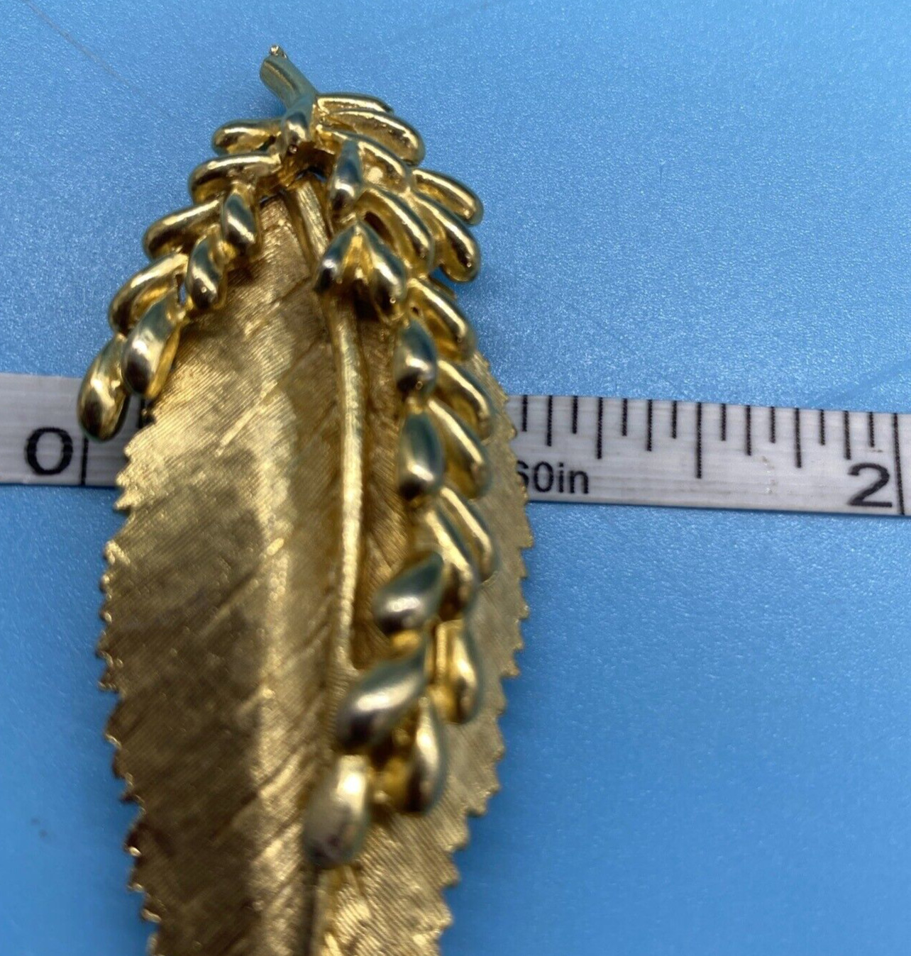 BSK Signed/Leaf Brooch/1950’s-1980’s/Gold-Tone/3.25″ L x 1.25″ W/Vintage