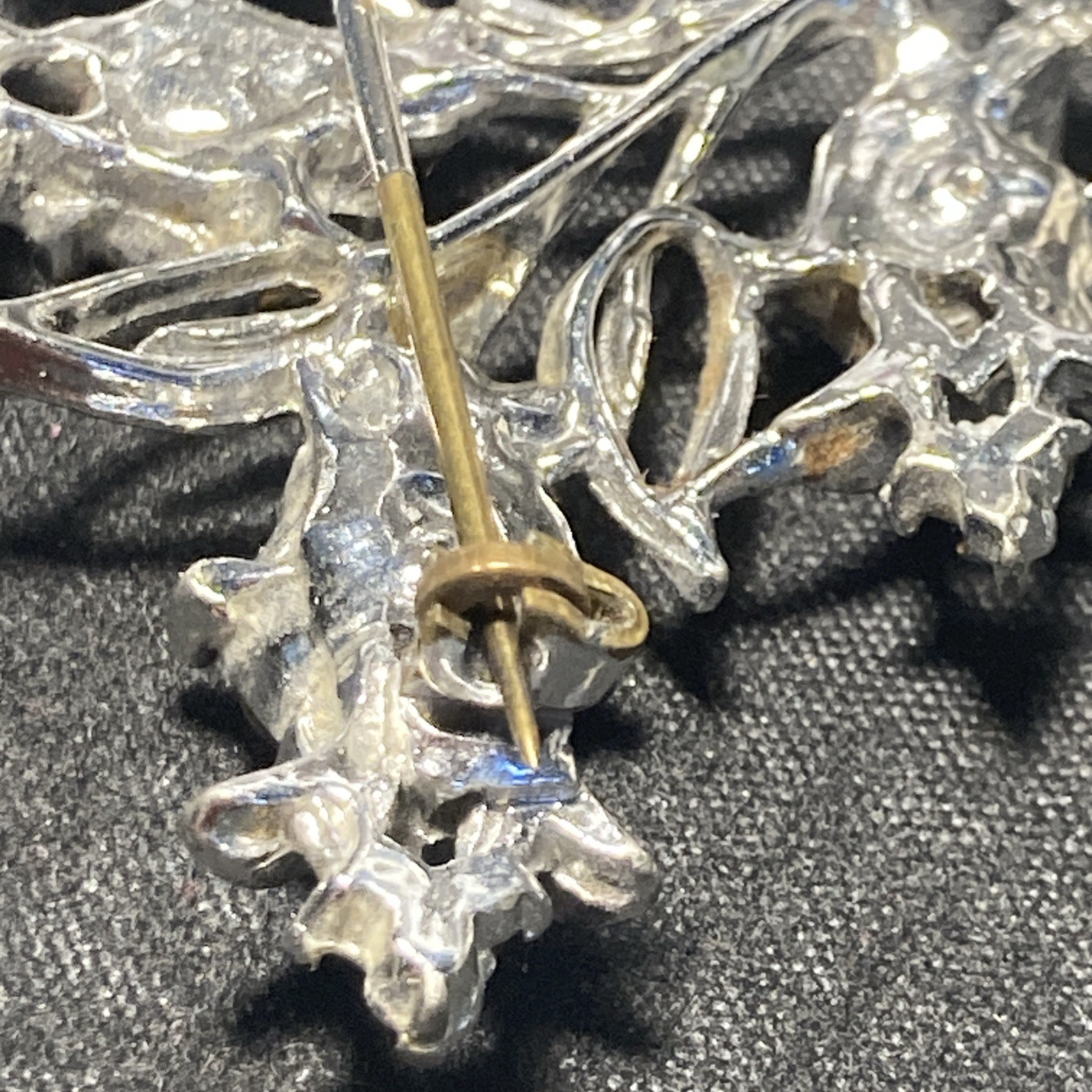 Brooch Pin Silver Tone Baby Blue Rhinestone Leafy Floral Flower Bouquet 2.25″ pr