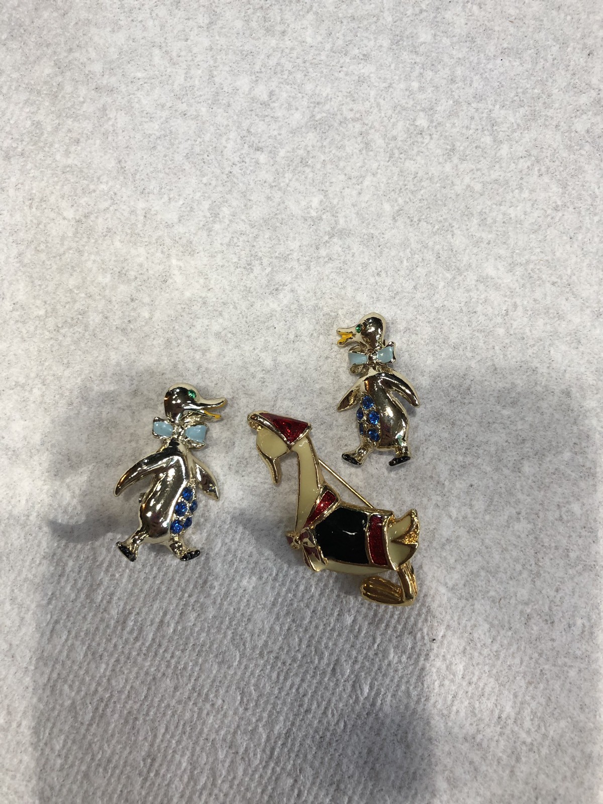 Vintage 2 Duck Pins 1-1/4″ Blue Rhinestone & 1 Enamel 1-3/4″ Jewelry Lot XR-19