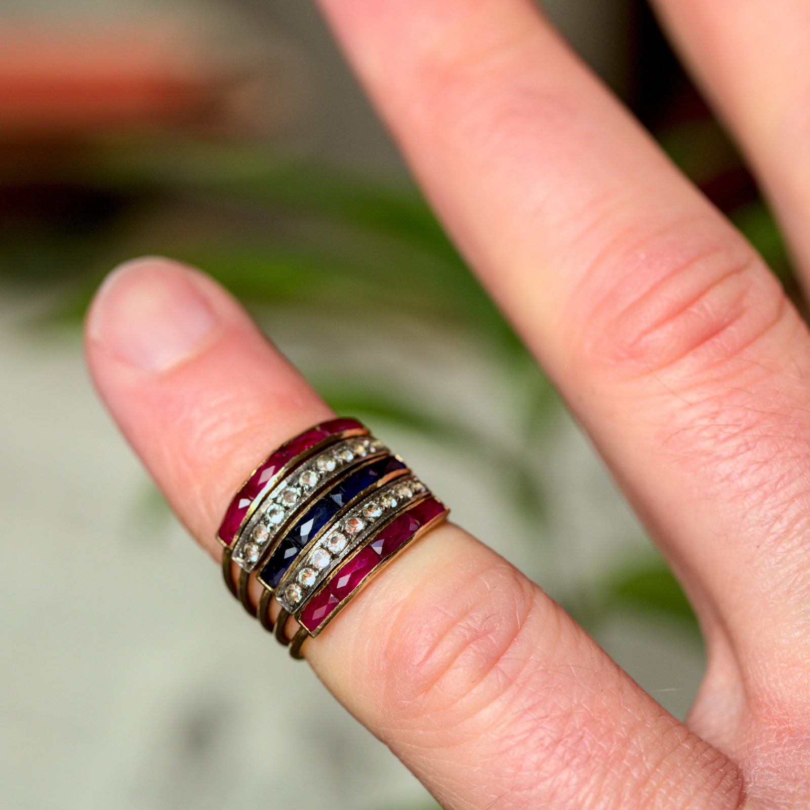LOVELY VINTAGE 14K GOLD SILVER RUBY SAPPHIRE 5-BAND HAREM WEEKDAY RING c1970s