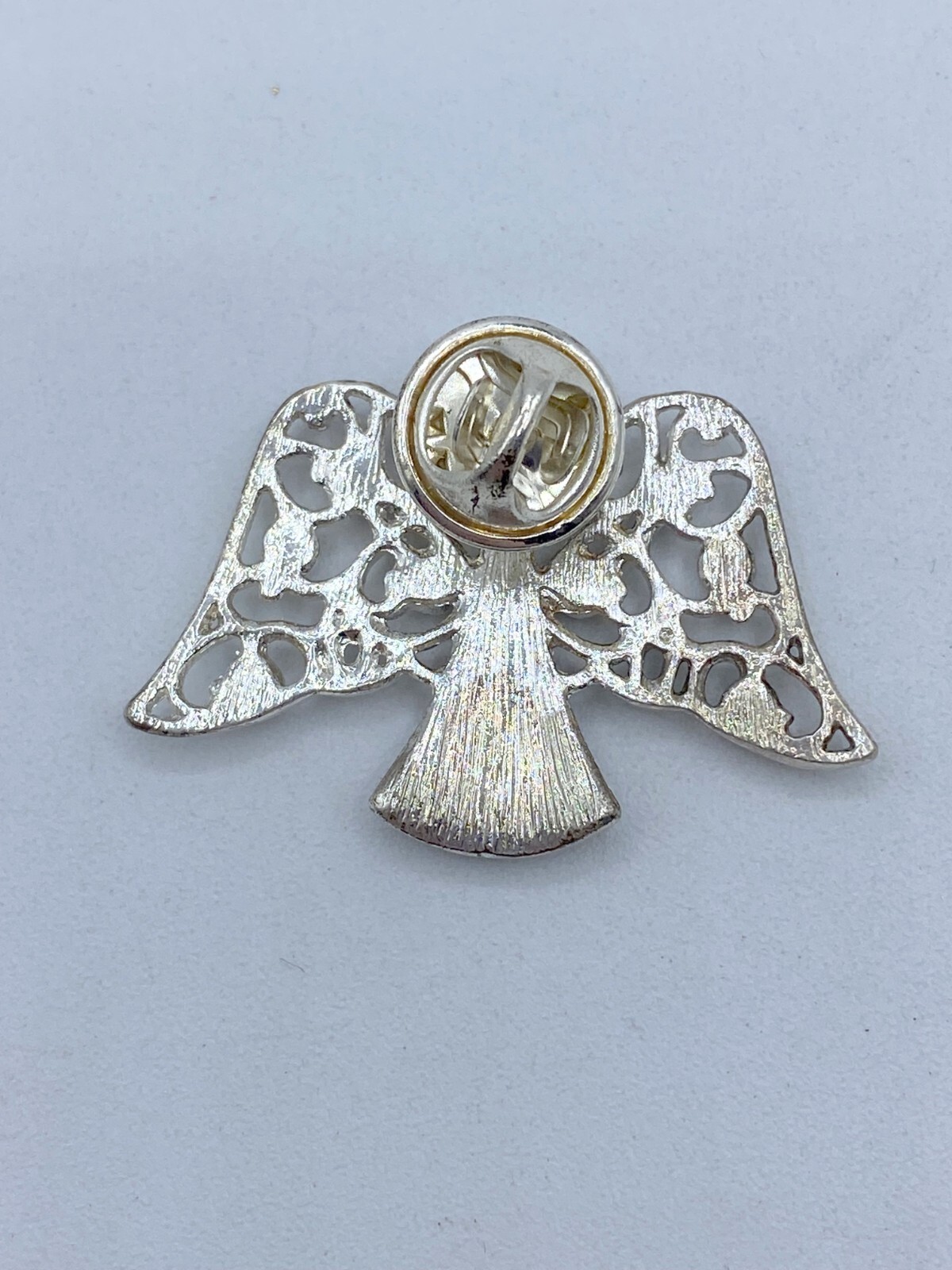 E1-1660 VINTAGE BROOCH PIN 1.5″ RHINESTONE BIRTHSTONE ANGEL MAY EMERALD