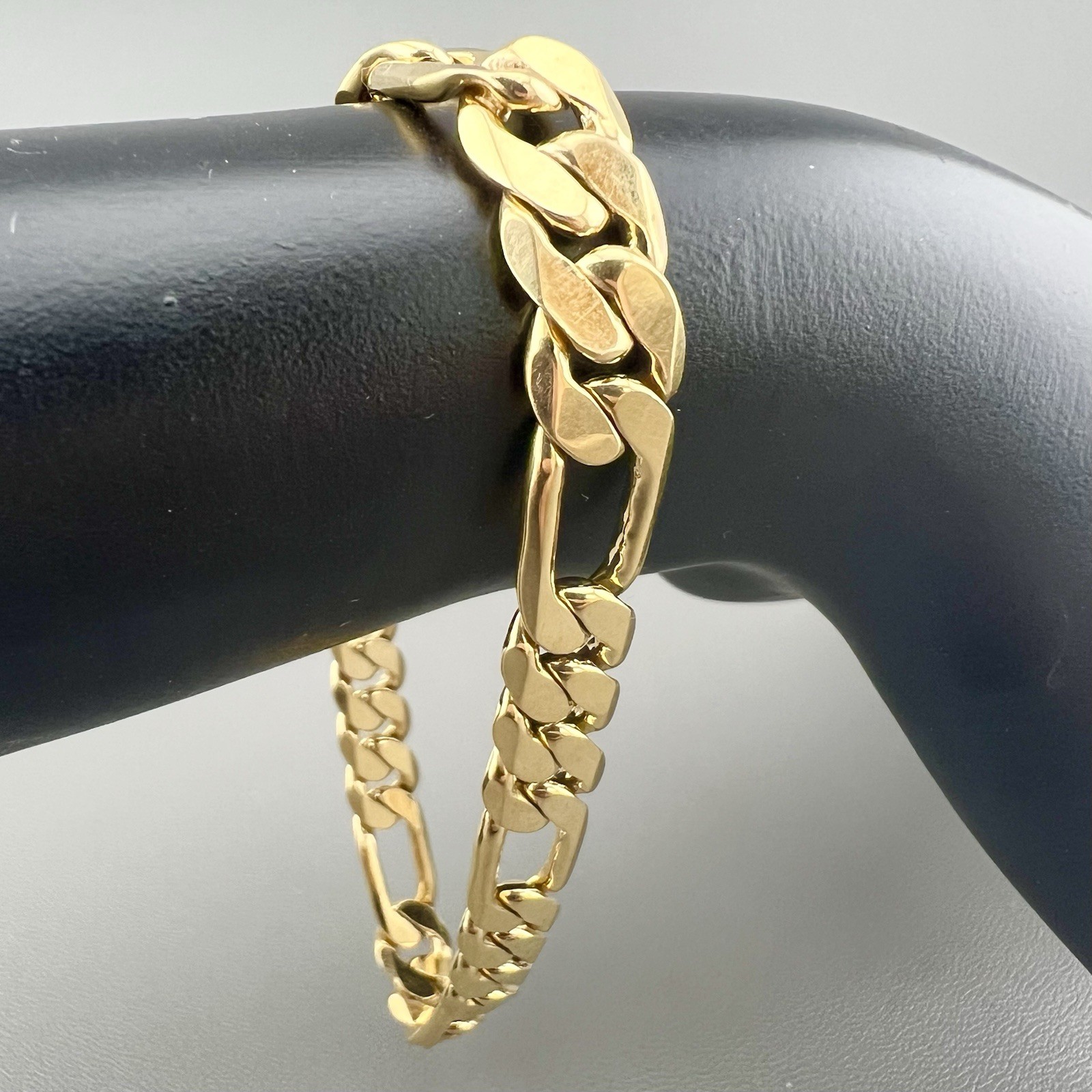 Vintage Figaro Chain Bracelet Gold Tone 8.25”