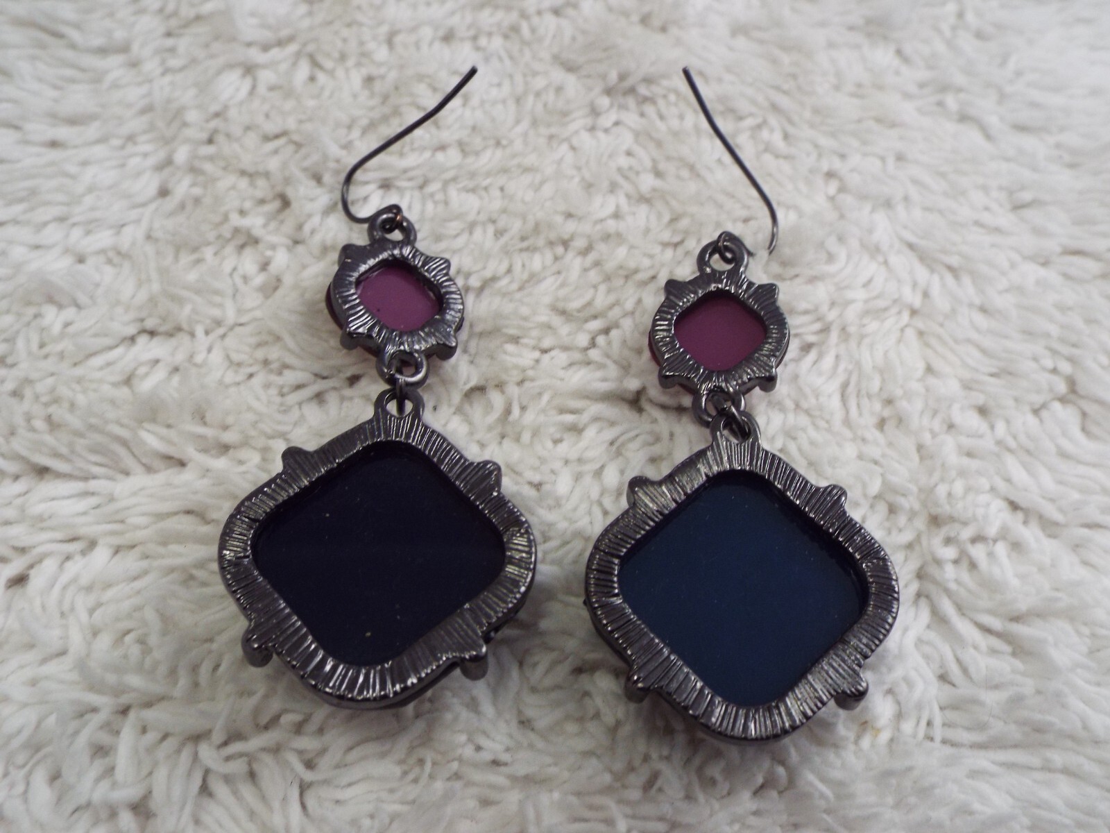Pink Blue Gunmetal Pierced Earrings (H6)