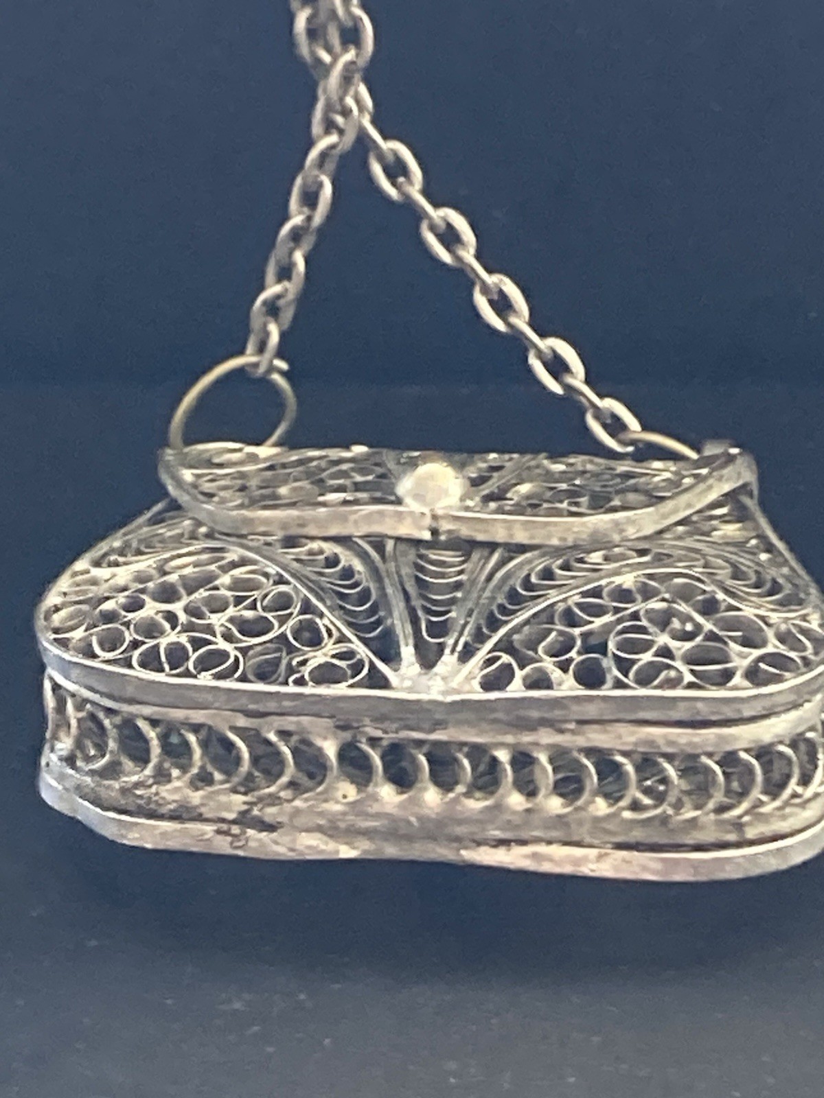 Vintage Silver FILIGREE Purse Necklace 35″ Long Chain Perfume Keepsake Holder