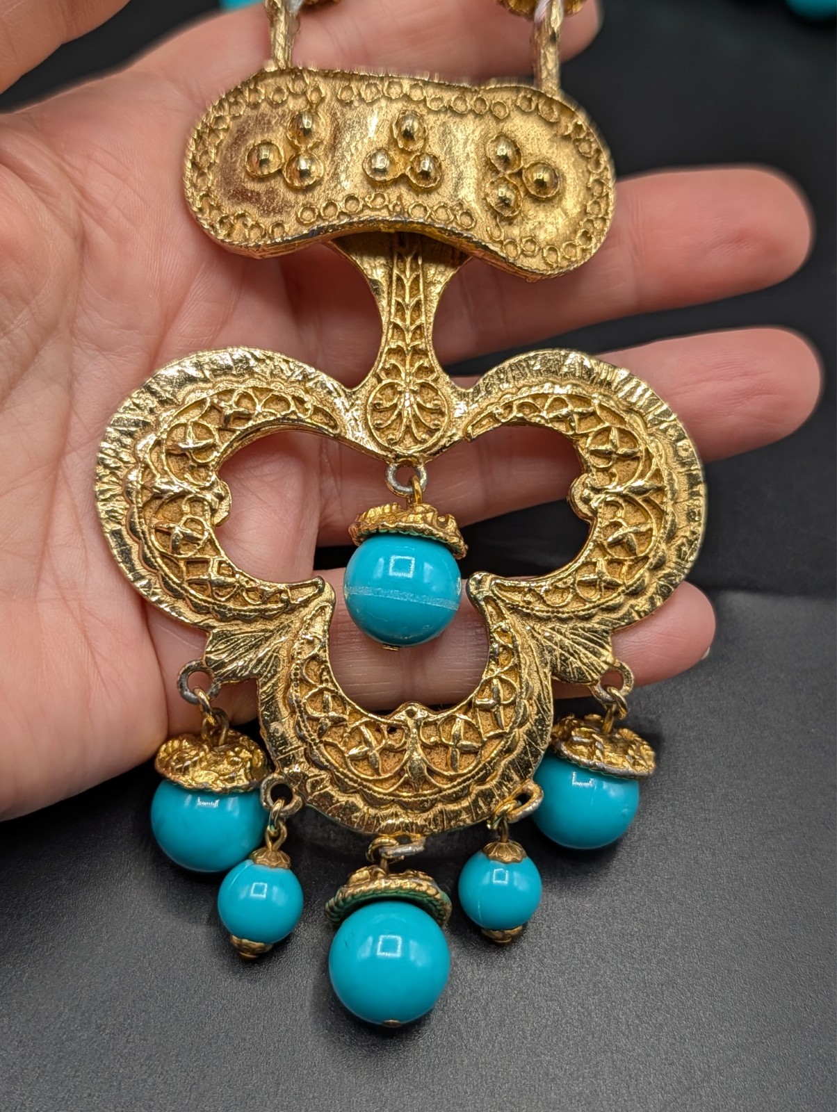 Vintage Runway Style Beaded Statement Pendant Gold-Tone Necklace