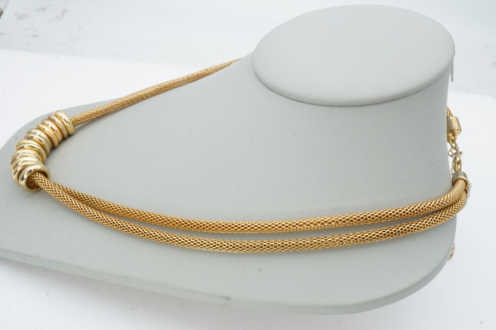 Vintage Necklace Gold Tone Mesh Circles 22″