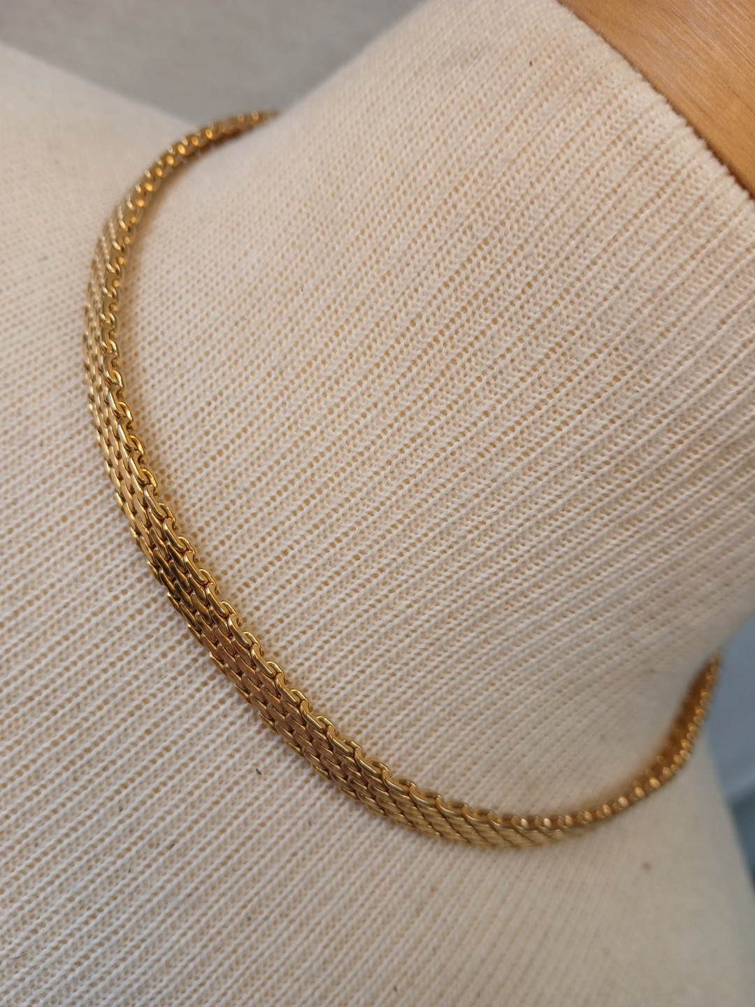 Vintage Signed MONET Gold Plated 17” Mesh Link Chocker Collar Chain Necklace
