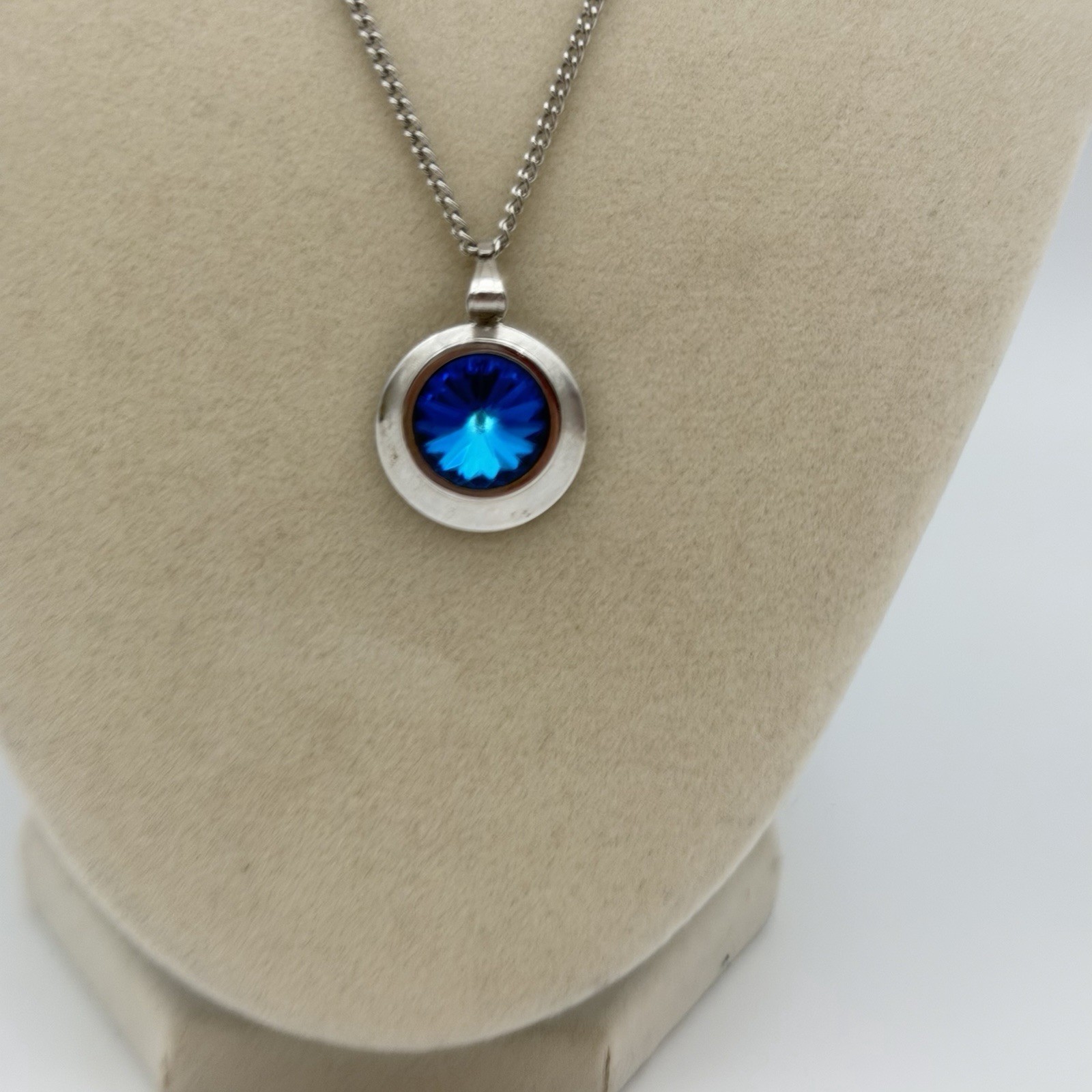 Vintage 1971 Sarah Coventry Liquid Lights Blue Rivoli Pendant Necklace