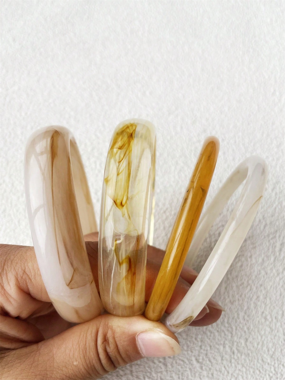 4pcs Multicolor 16 Resin Acrylic Bangle Bracelets For Women Daily Wear