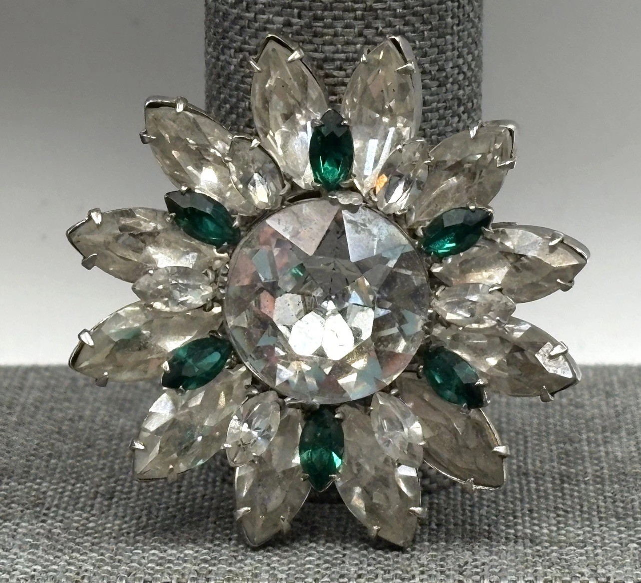 Vintage Emerald Green & Clear Crystal Rhinestone Flower Brooch Pin High End