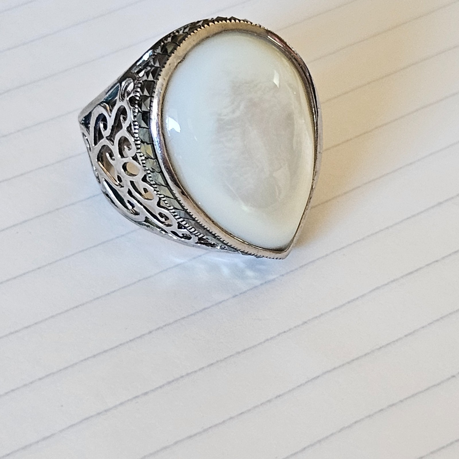 Vintage Sterling Silver Mother Of Pearl Large Statement Ring Size 8.5 Teardrop